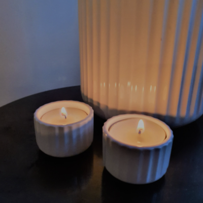  Hvert lys har 6,5 brændetimer.